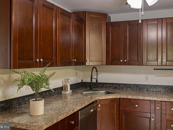 4th image of 320 Odonnells Ln