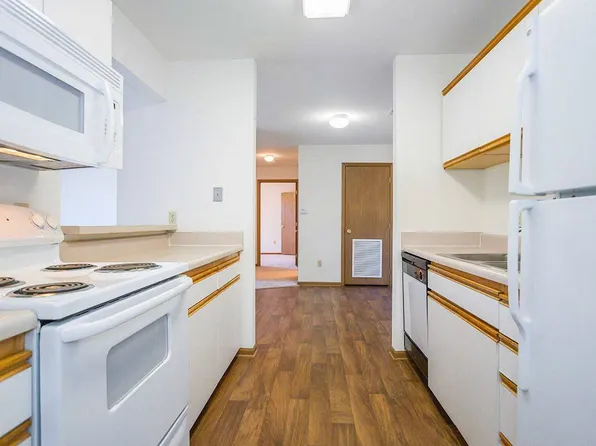 Prairie Commons - 55+ Senior Apartments