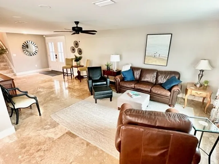 910 Santa Rosa Blvd — Photo 43