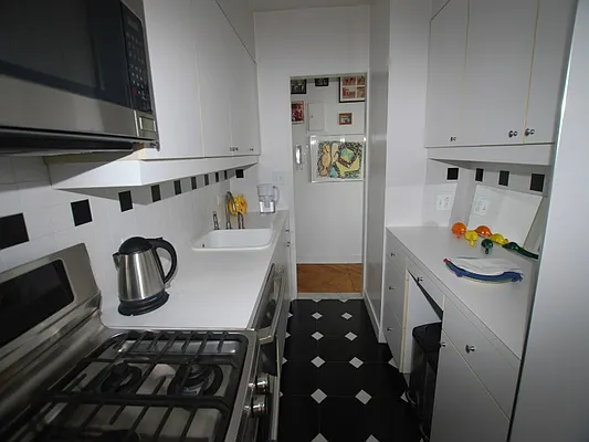 Sold by Sotheby's International Realty | media 13