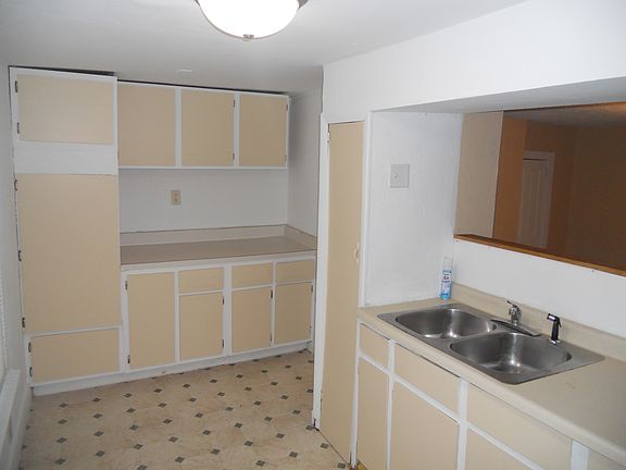 4th image of 1619 2nd Ave