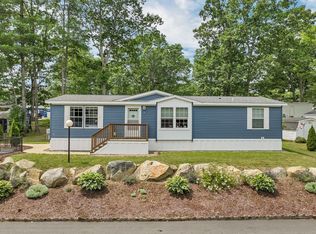 2 N Blueberry Ln, Rochester, NH 03867