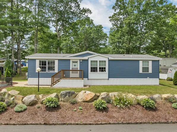 2 North Blueberry Lane, Rochester, NH 03867