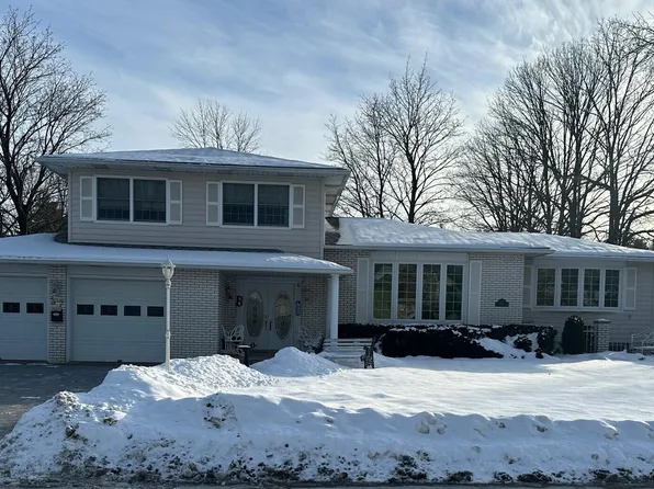 37 Crescent Dr, Plattsburgh, NY 12901