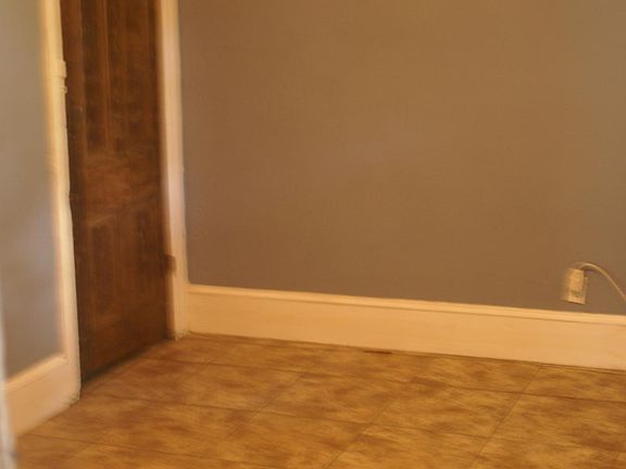 5th image of 1313 Queen St