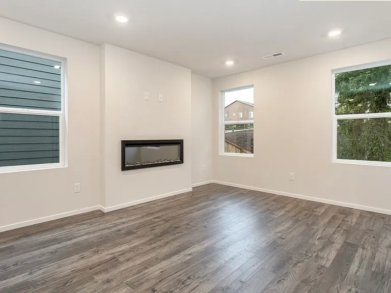 1410 NE 123rd Ave — Photo 7