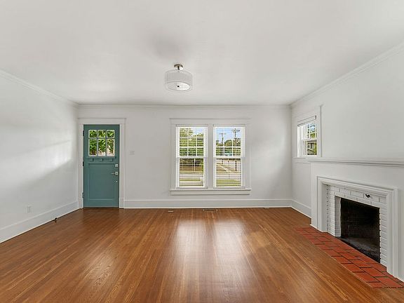5th image of 601 E Delmar St