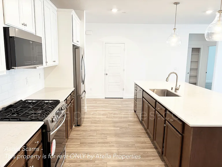 203 E Taylor Ave — Photo 2