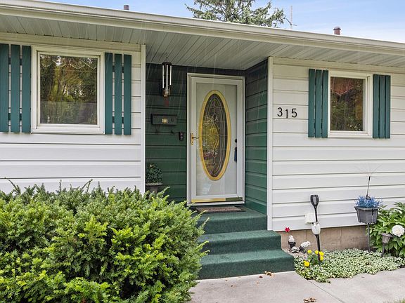 3rd image of 315 Cedar Ln