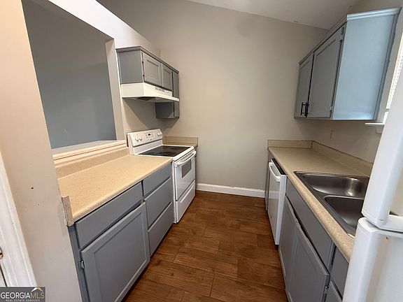 2nd image of 501 Madison Ave