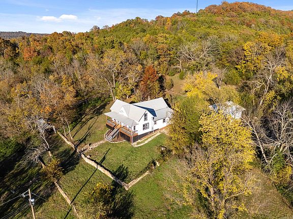 3rd image of 301 Fallen Ash Rd