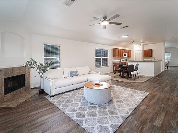 2nd image of 1205 Periwinkle Dr