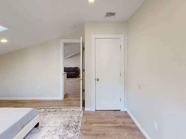 539 Orange St — Photo 6