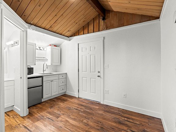 2nd image of 10818 Lakeview Ave SW #4