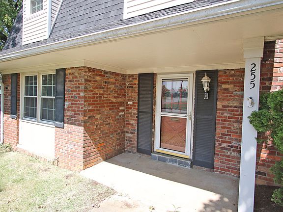 4th image of 255 Malabu Dr