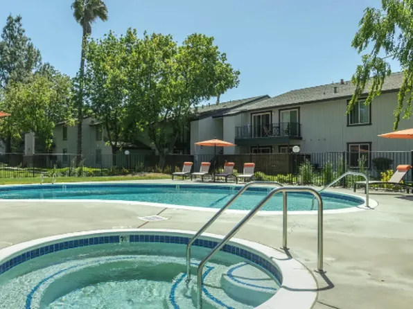 El Macero Apartments