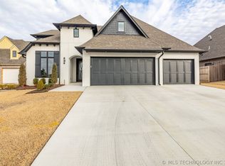 12813 S 6th St, Jenks, OK 74037