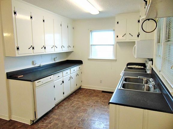 5th image of 7310 Oakwood St