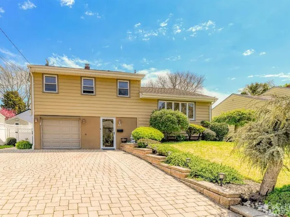 69 1st St, Milltown, NJ 08850