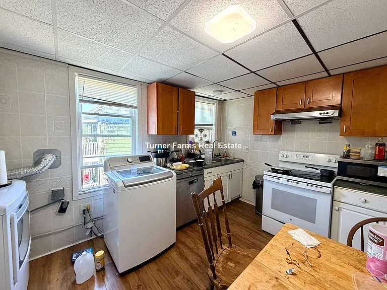 249 Boston Ave — Photo 2