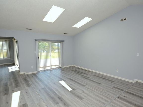 3rd image of 3801 Buckhorn Pl