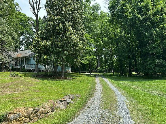 2nd image of 3005 Liberty Rd