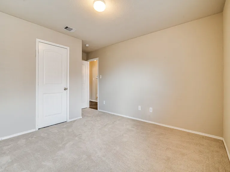 2302 Tombstone Rd — Photo 17
