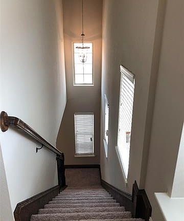5th image of 2552 Sarah Ln