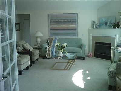 4th image of 2715 Canterbury Cir #B