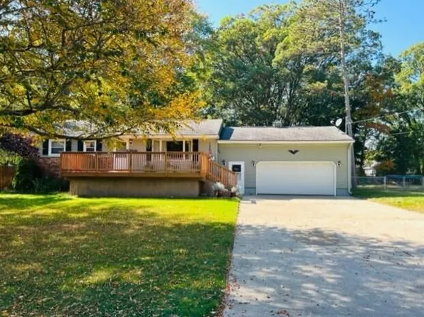 3285 Jay Bee St, Muskegon, MI 49444