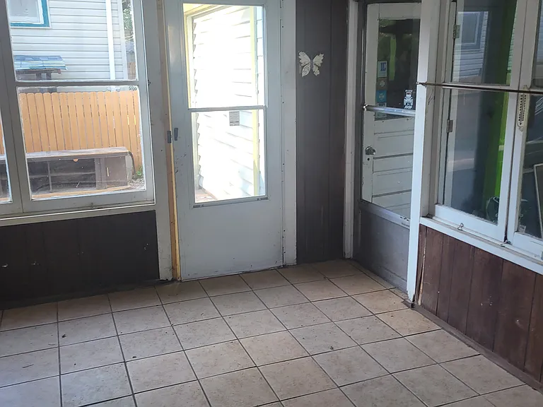135 S Elmwood Ave — Photo 19