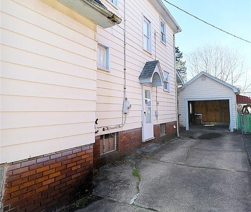 2nd image of 745 Brady Ave