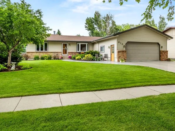 813 8th St E, West Fargo, ND 58078