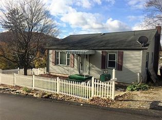 183 Franklin St, Evans City, PA 16033