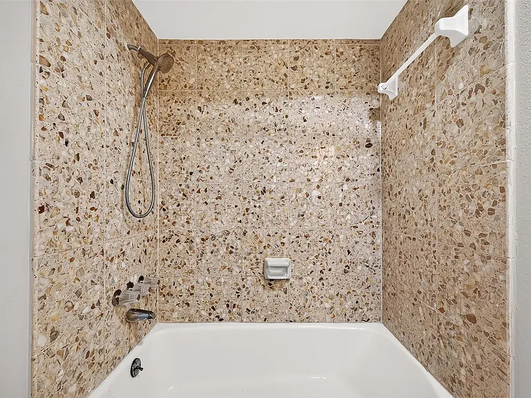2103 Winged Foot Dr — Photo 38