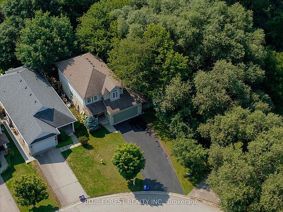 3rd image of 1233 Crosscreek Cres