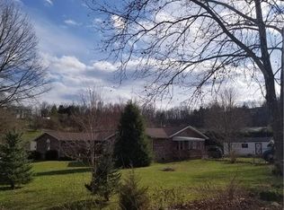 22 Pine Dr, Evans, WV 25241