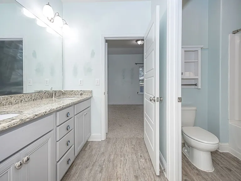 1013 Silverbell Cv — Photo 38