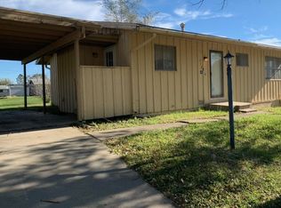 7128 SW Timberway Dr, Topeka, KS 66619