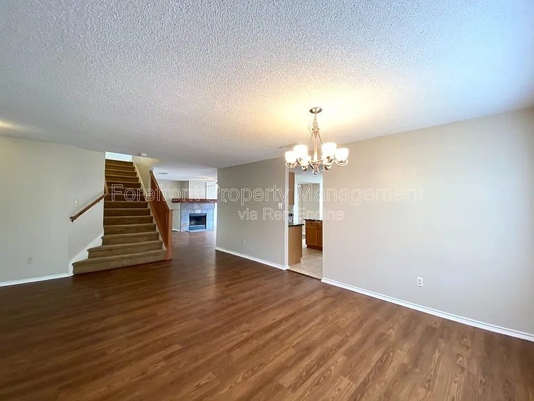 2510 Village Pkwy — Photo 18