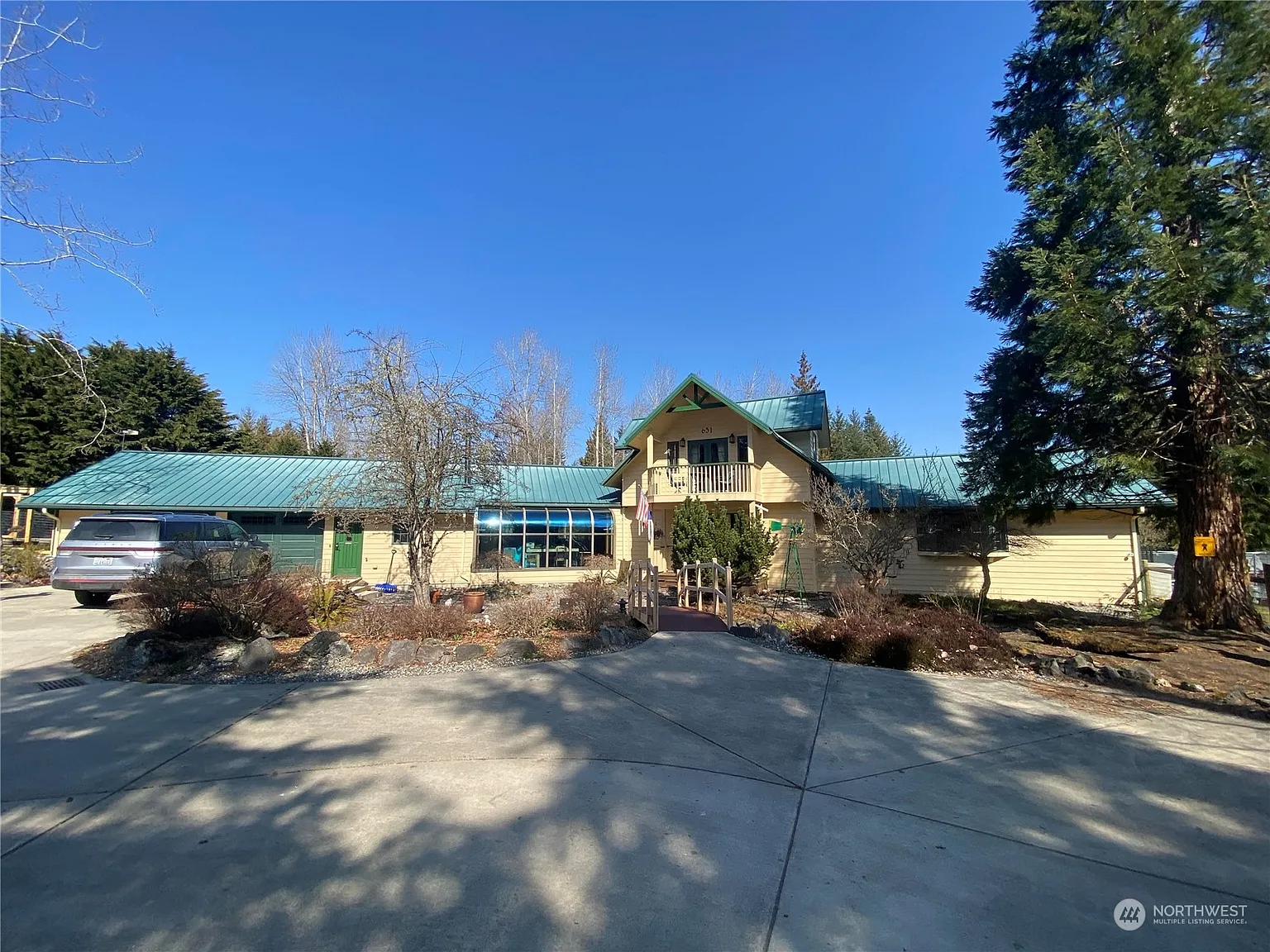 651 Senz Road photo 1