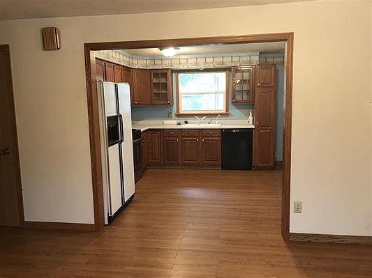 5th image of 924 Crystal Dr