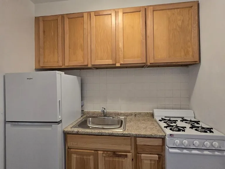 6904 N Ravenswood Ave #1 — Photo 2