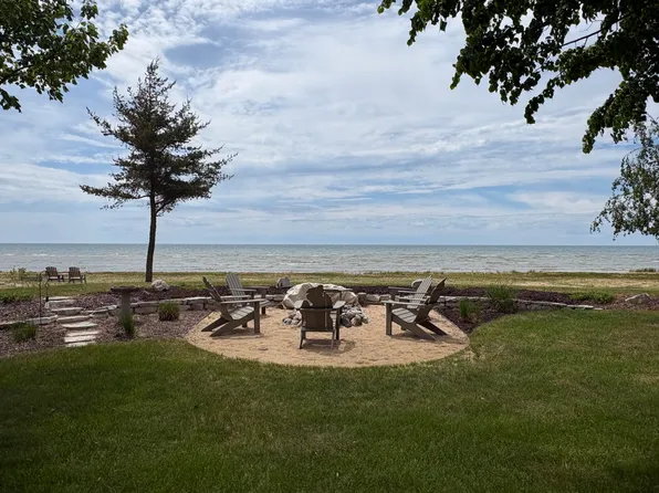 W12417 W Beach Rd, Naubinway, MI 49762