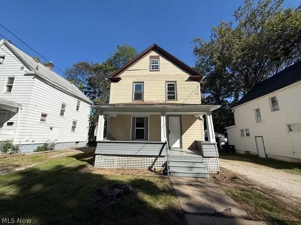 1017 La Croix Ave, Akron, OH 44307
