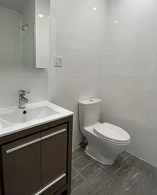 Rented by OGI Management | media 16