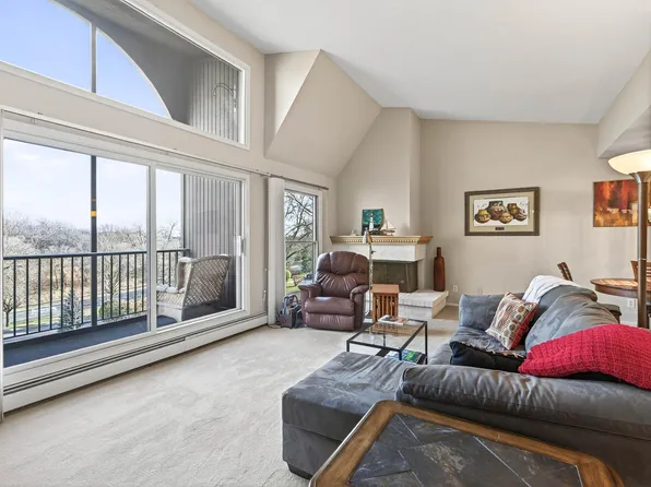 9500 Collegeview Rd APT 308, Bloomington, MN 55437