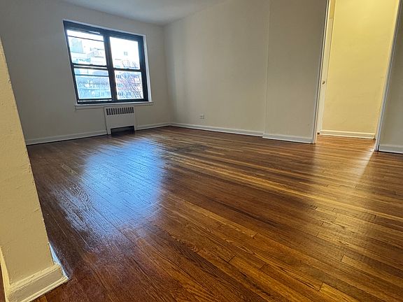 2nd image of 2705 Kings Hwy APT 3B
