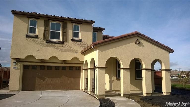 1st image of 1800 E Dunlap Pl
