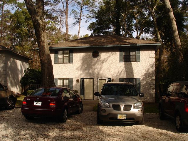 1st image of 200 Island Dr